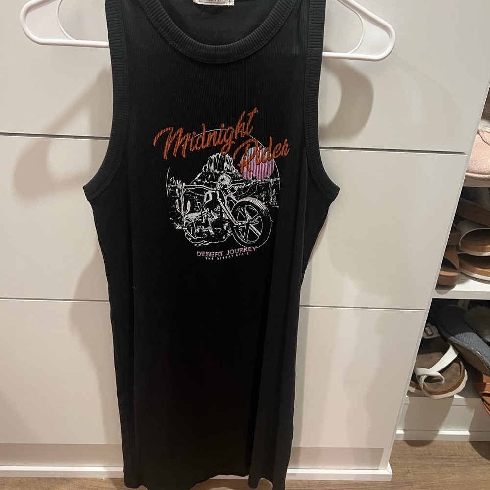 Black Sleeveless Graphic Dress